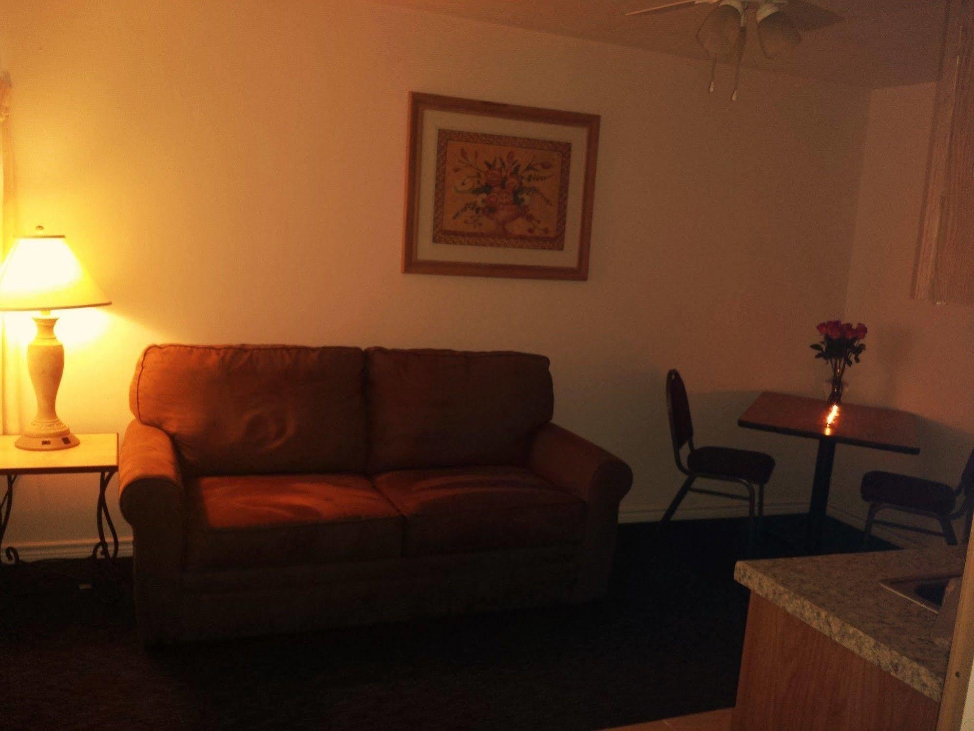 Hempstead Country Inn & Suites Екстериор снимка